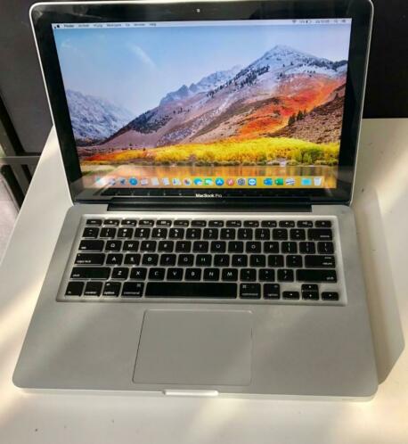 MacBook Pro i7 processor750gb geheugen in uitstekende staat