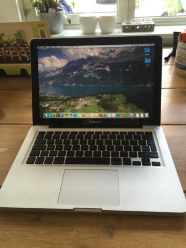 Macbook pro in super staat met office pakket  