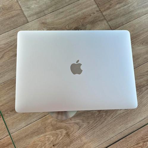 MacBook Pro M1 13x27x27 16256GB UA