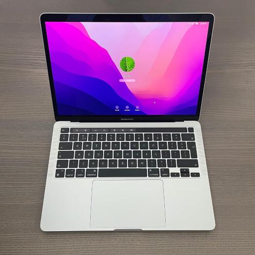 MacBook Pro M1 2020  Gratis Tech21 Evo Clear Hoes