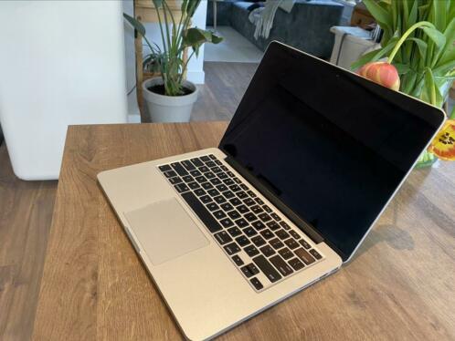 MacBook Pro Retina 13 inch 2015 (gratis AirPods)