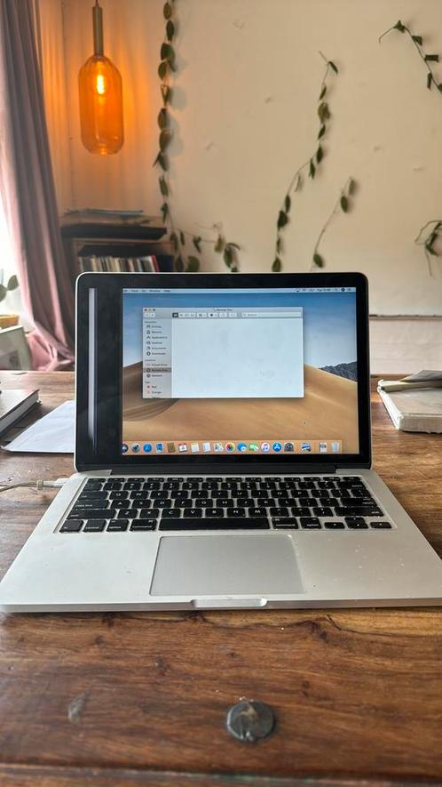 Macbook Pro Retina 13 inch early 2015 met kapot scherm.