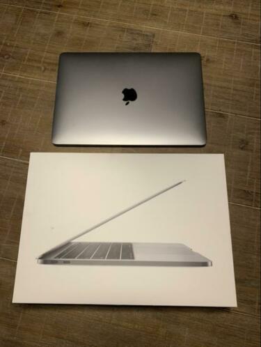MacBook Pro retina 13 inch zilver