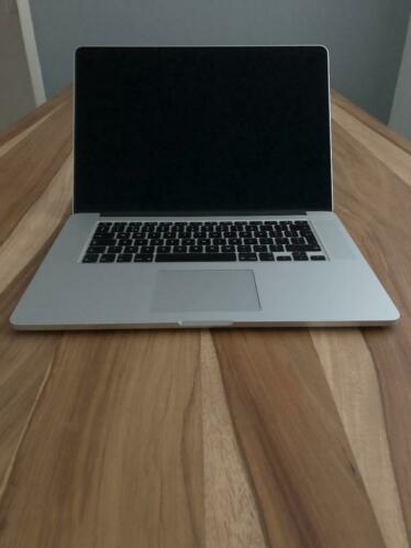 MacBook Pro Retina 15 inch 2016 2.5GHz i7 16GB RAM 512GB