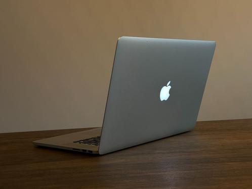 MacBook Pro (Retina, 15-inch, i7)