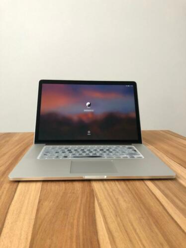 MacBook Pro Retina 15 inch Mid 2015 2.5GHz i7 16GB RAM 512GB