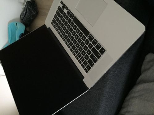 MacBook pro retina 15 (mid 2015) 500G SSDamp16G RAM 2.5ghz