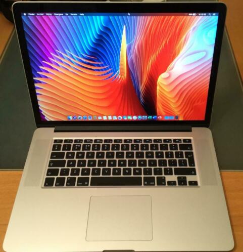 MacBook Pro Retina 15inch 2.2Ghz 16GB 256GB i7 Mid2015