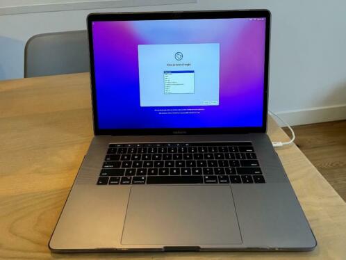 MacBook Pro Space Gray  15 inch  2017 (2.8  16  256)