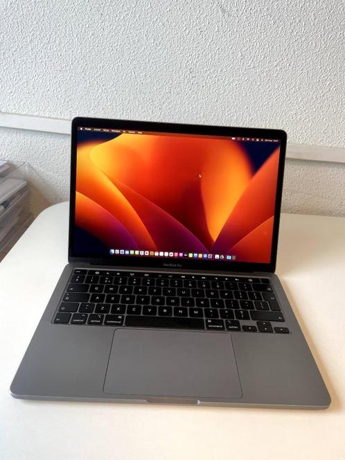 Macbook Pro Spacegrey 13x27  Nov 2020 2.0 GHZ 16 RAM 512GB