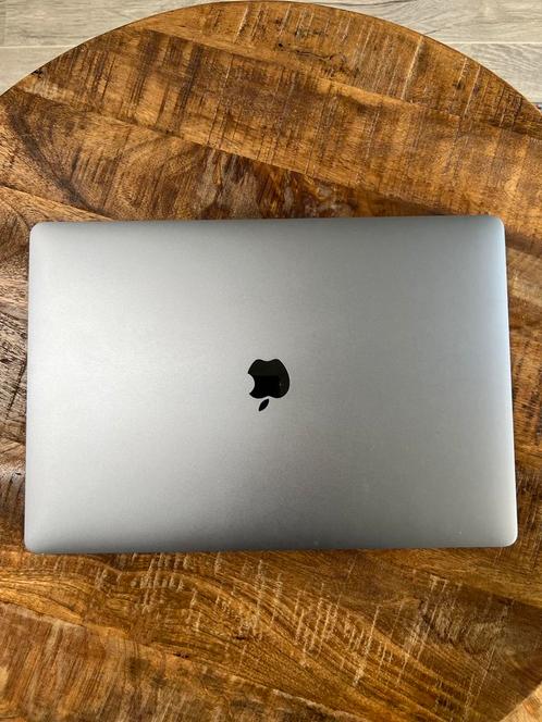 MacBook Pro with Touch Bar 16 Intel i9 (2019)