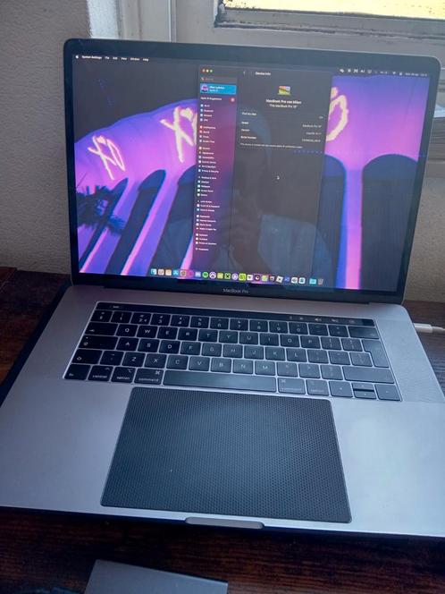 Macbook Pro x2715 2018