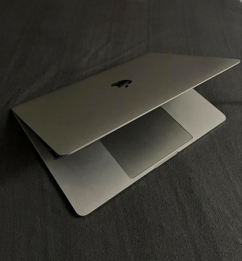 Macbook Pro Zilver 13quot 2020 met doos  oplader