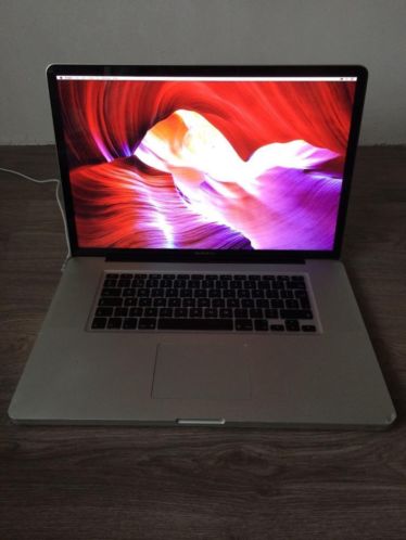 Macbook Pro17034 i5 2010