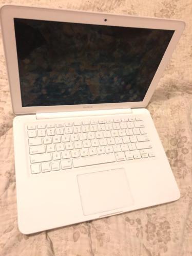 macbook unibody white