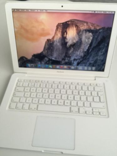 Macbook unibody wit 2010 2,4ghz 