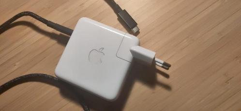 Macbook usb-c oplader apple adapter(61w) amp NativeUnion kabel