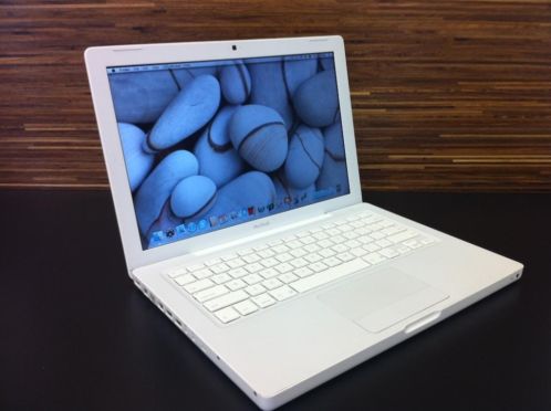 MacBook White 13 Core2Duo met M.Office