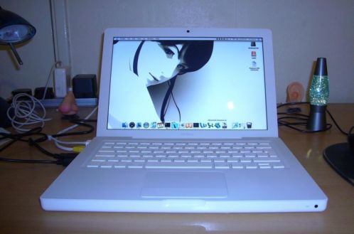 MacBook White 13 Met M.OfficeMet NIEUWE ACCU 