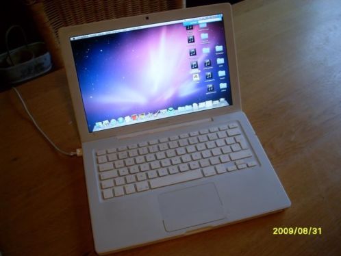 Macbook White 13039039