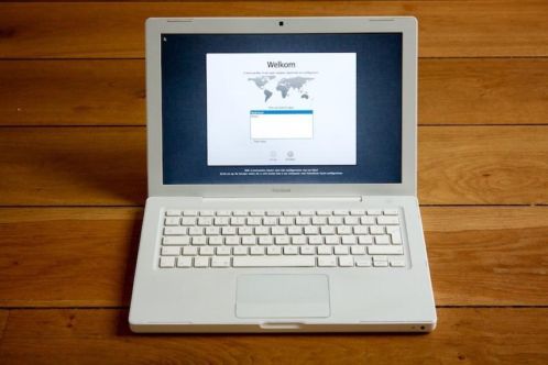 MacBook White A1181