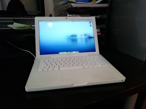 MacBook White (MB402) 4GB RAM, 64GB SSD, 320GB HDD 