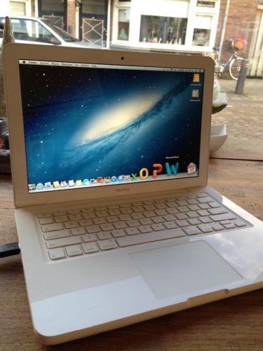 Macbook White Unibody 2.26Ghz 4GB 250GB Keurige Staat