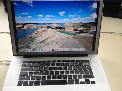 MacbookBook Pro 15 inch medio 2010 i5 2.53 GHz