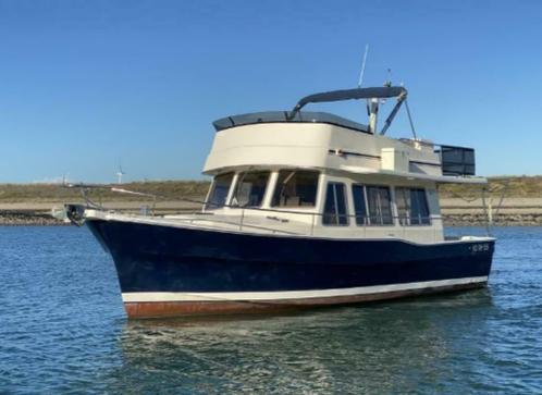 Mainship 400 Trawler