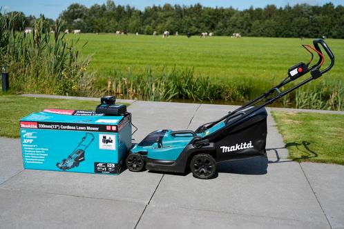 Makita DLM330RT incl. alle accessoires