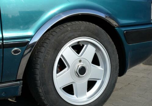 Maronad wielkastranden spatbord sierlijst chroom Audi A6 C4