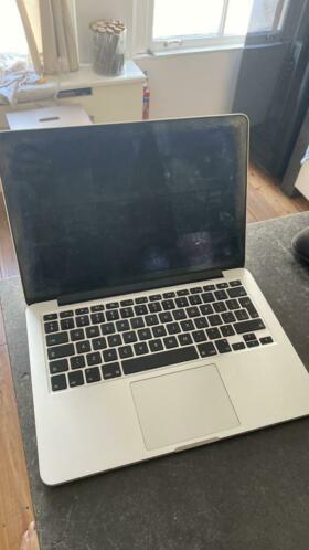 Maxed out MacBook Pro Retina 13 inch 2015 1TB SSD 16GB RAM