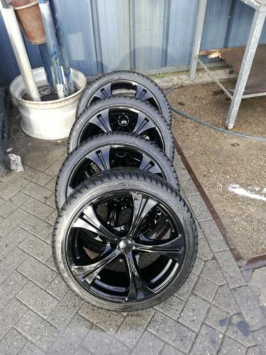 MAXXIS winterbanden 22540R18 op 18034 lichtmetalen velg