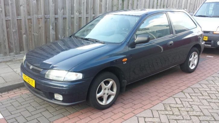Mazda 323 1.3 P LX 1998 Blauw