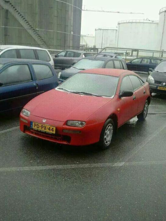 Mazda 323 1.5 I F GLX 1996 Rood