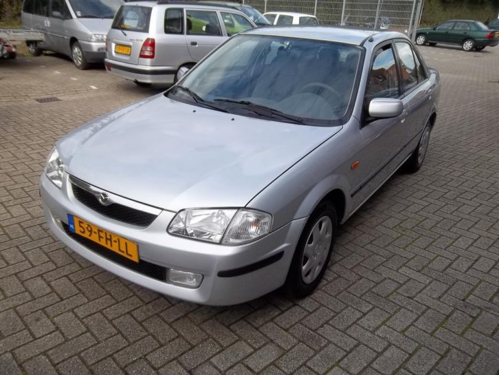 Mazda 323 1.5 SEDAN 1e EIGENAAR AIRCO ETC 71000KM UNIEK