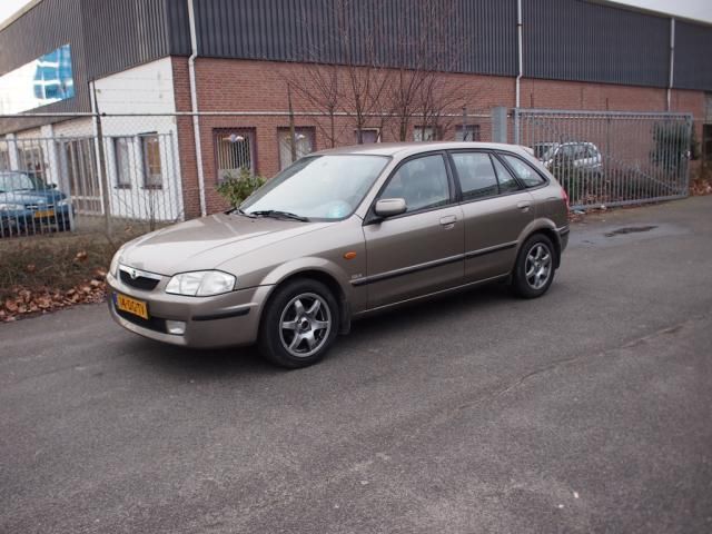 Mazda 323 1.5i GLX BJR 1999 Airco Tekoop.