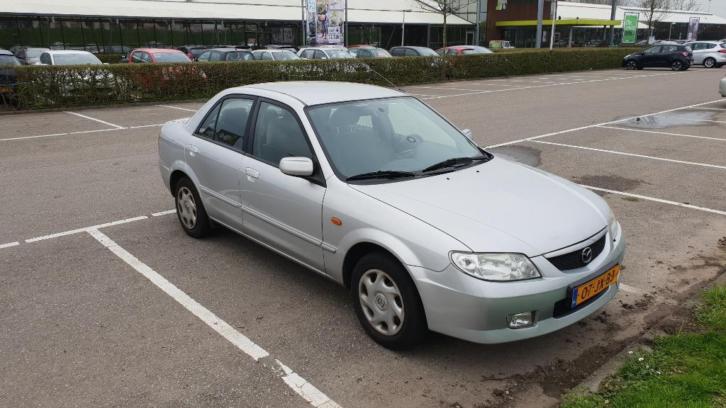 Mazda 323 1.6 SDN Exclusive 2002 Grijs