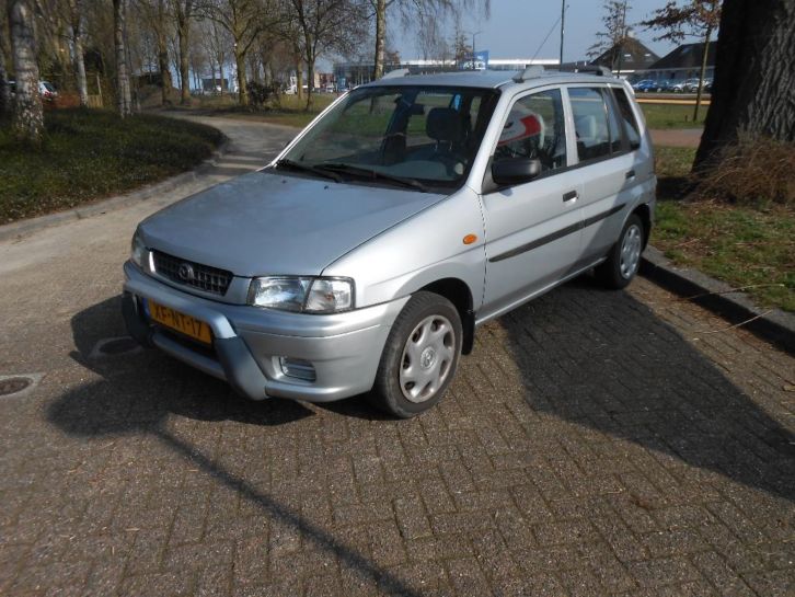 Mazda Demio 1.3 LX 1998 Grijs Stuurbekr. nwe. APK