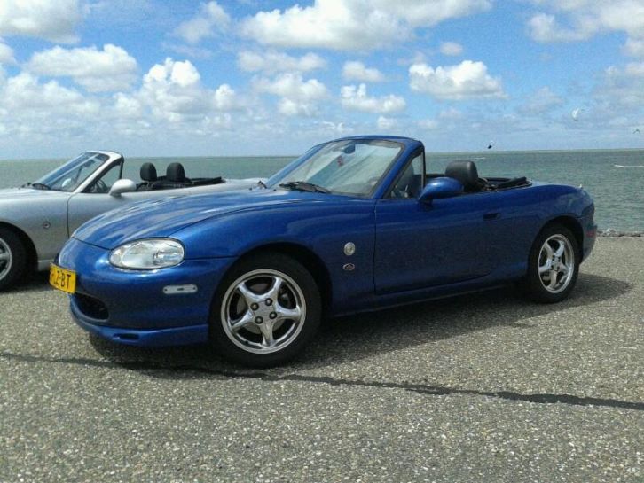 Mazda MX5 10th anniversary, 90.000km 100 roestvrij