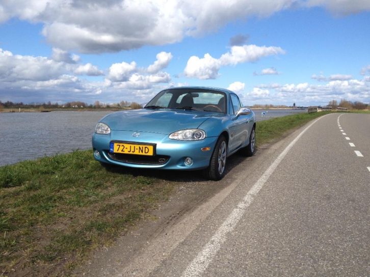 Mazda MX5 1.6 I 2002 Blauw
