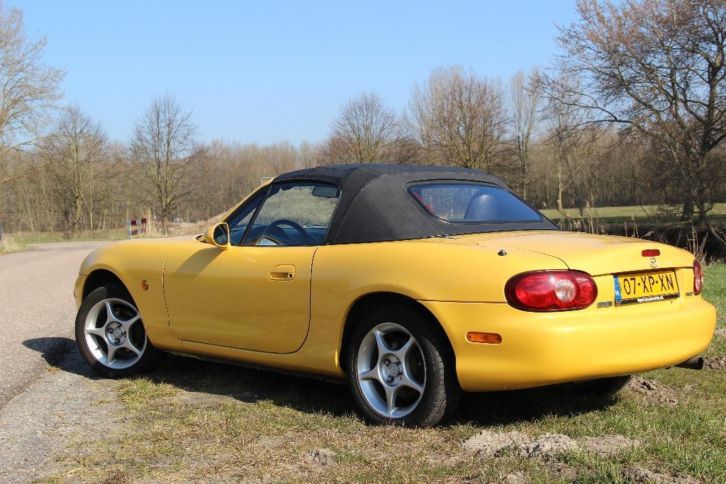 Mazda MX5 1.6 I 2002 Geel