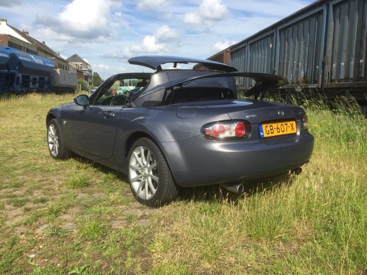 Mazda MX5 2.0 NC 2007 Elektrisch hard dak amp iphone radio 