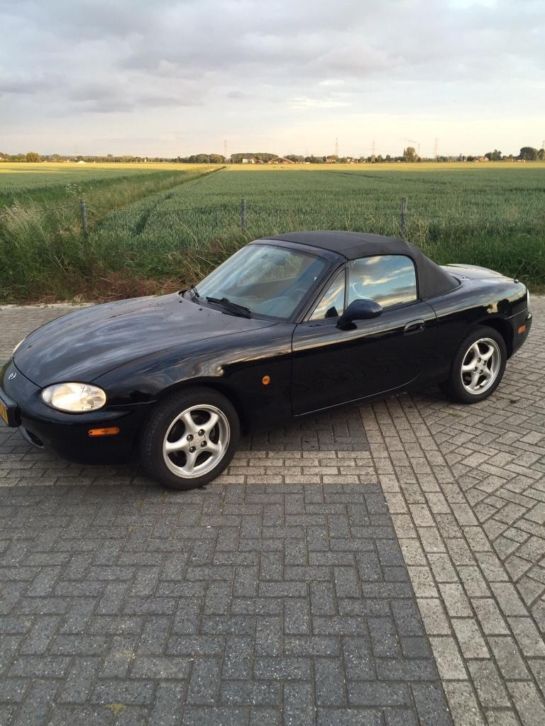 Mazda Mx5 cabriolet 1600 16v bj 2000 in goede staat zwart 