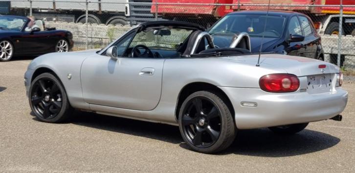 Mazda MX5 Exclusive 1.6 I 2001 Grijs Weinig Km, Geen roest