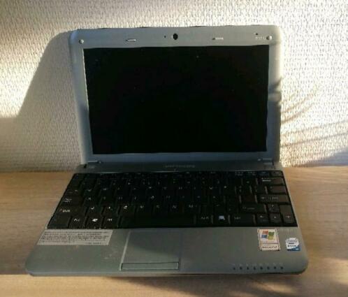 Medion Akoya E1210 mini laptop