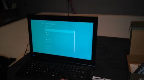 Medion computer met ingebouwd hardeschijf  HD scherm.