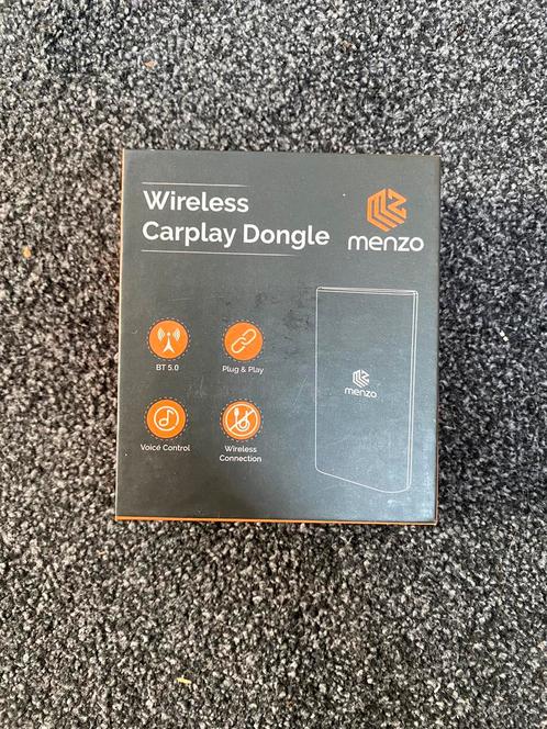 Menzo wireless CarPlay dongle