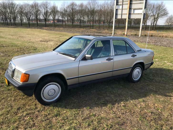 Mercedes 190-Serie 2.0 D 1986 Beige