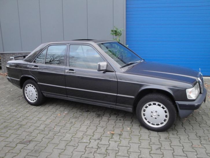 Mercedes 190-Serie 2.0 E 1984 Zwart, Trekhaak, Schuifdak 